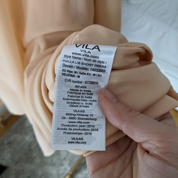 Schitt's Creek Alexis Dress - Picture 5 of 6